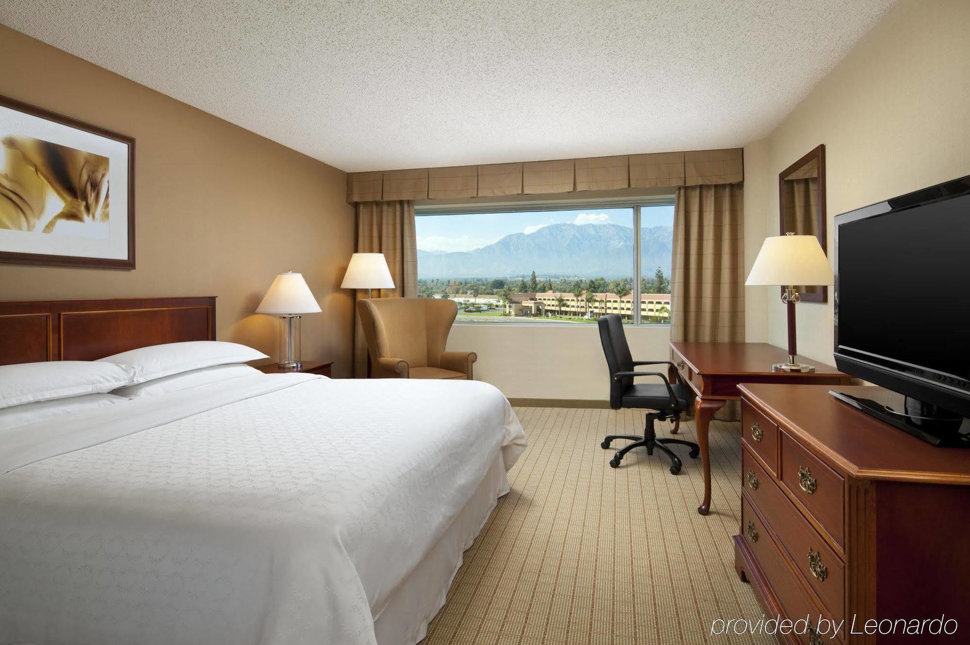 Sheraton Ontario Airport Hotel Экстерьер фото